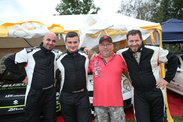 Max Klausberger, Thomas und Jürgen Großauer, Bernhard Riedl (v. l.). | Foto: Großauer Racing Team