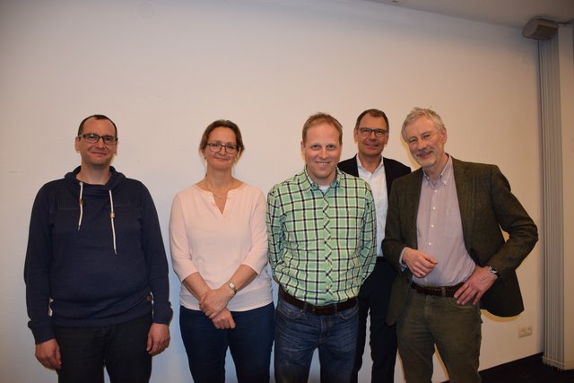 Bereichsleiter Intensivstationen und Anästhesiepflege Bertram Ladner, HerzMobil Tirol-Koordinatorin Bettina Fetz, Ärztlicher Leiter-Stv. Innere Medizin OA Priv.-Doz. Dr. Alois Süssenbacher , Ärztlicher Direktor Prim. Univ.-Prof. Dr. Ewald Wöll und Univ.-Prof. Dr. Gerhard Pölzl, Ärztlicher Leiter HerzMobil Tirol (v.l.).