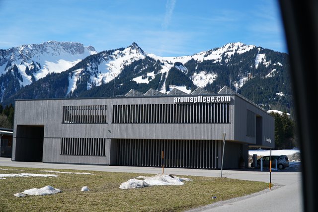 Das Gebäude der Aromapflege in Lechaschau findet immer wieder besondere Beachtung. | Foto: Reichel