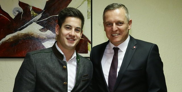 Gerhard Hirschmann mit BM Mario Kunasek.