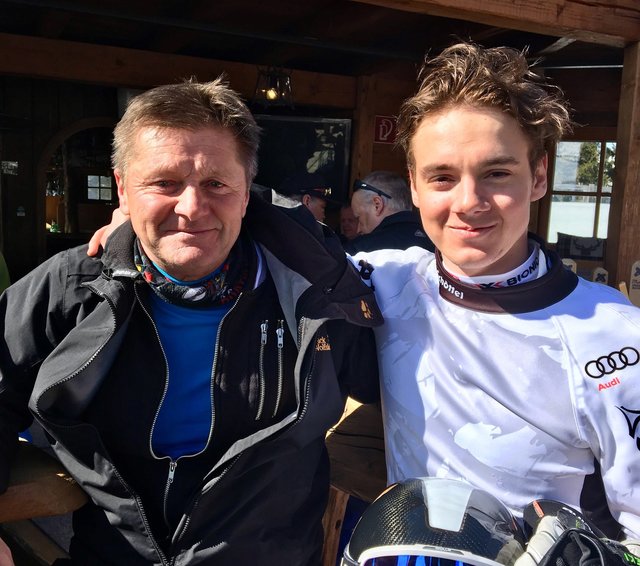 (Archivfoto) Sandro Siebenhofer (re.) mit seinem Vater Hannes. | Foto: therunningtwins.com