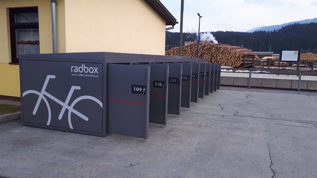 Neues Konzept für Pendler. Wer mit dem Rad zum Bahnhof kommt, kann sein Gefährt jetzt diebstahlsicher und vor dem Wetter geschützt in Mietboxen unterbringen