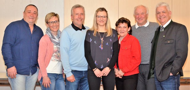 Der neue Vereinsvorstand des WSV Niklasdorf: Hannes Schatzl (Schriftf.-Stv), Christina Kure (Schriftf.), Robert Gracher (Obmann-Stv.), Nina Lasselsberger (Obfrau), Ursula Schmidt-Kloiber (Kassier), Josef Kummer (Kassier-Stv.) mit Bgm. Johann Marak (v.l.). | Foto: WAG