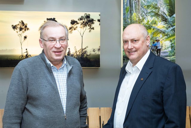 "Mein Kaufmann vor Ort": Gremialobmann A. Siegl (l.) und Gremialgeschäftsführer G. Knittelfelder unterstützen die Nahversorger.