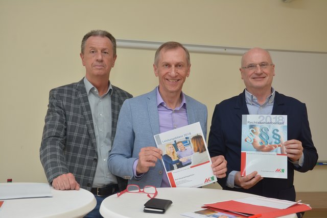 AK-Pressegespräch zur regionalen Leistungsbilanz: Außenstellenleiter Edwin Kriechbaumer, Präsident Josef Pesserl, Direktor Wolfgang Bartosch (v.l.).