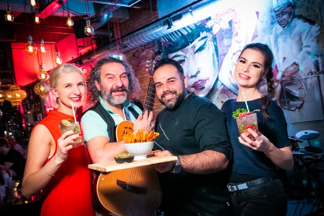 Salsa im Streets: Grossauer, Carlos, Kulmer, Irajiani (v. l.)