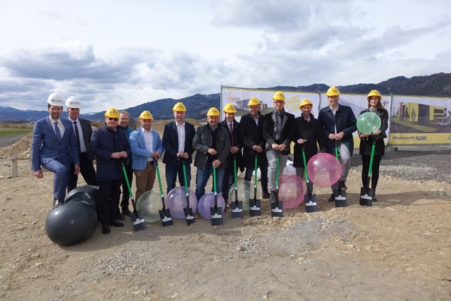 Gesellschafter und Partner beim Spatenstich für die Ring Rast in Spielberg. | Foto: Blinzer