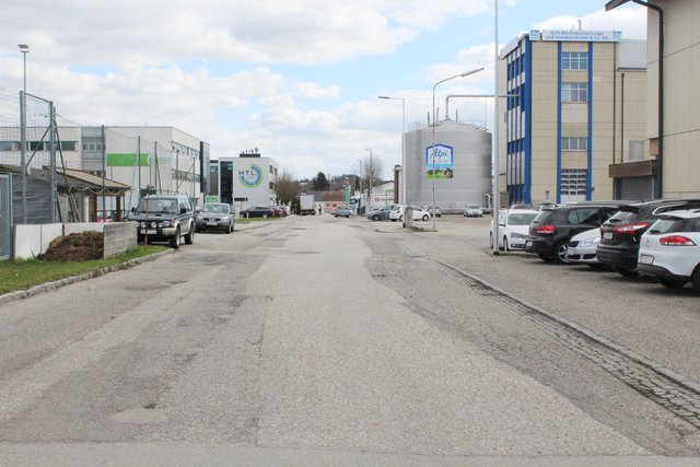 An dieser Stelle stand schon öfter das mobile Radar. Voraussichtlich kommt das neue fixe Radar hier her.
