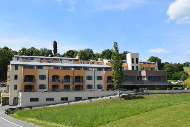 Das einstige Vier-Sterne-Hotel nahe der Therme Loipersdorf, das im Besitz der VRL Thermensuiten GmbH steht, schlitterte 2016 in die Insolvenz. | Foto: Martin Wurglits