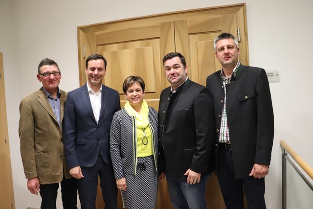 Bgm. Waltraud Walch mit ihrem Gemeindevorstand VO Andreas Kappel, erster Vzbgm. Ernst Gödl, zweiter Vzbgm. Daniel Gaar und GK Christian Rainer.  | Foto: Edith Ertl