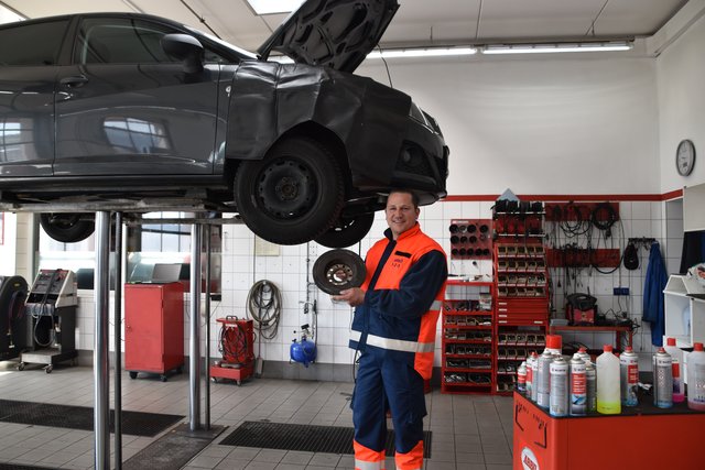 Markus Jeitler ist der Leiter des ARBÖ-Prüfzentrums in Kühnsdorf. 2018 wurden dort 1.710 Gutachten durchgeführt | Foto: Kristina Orasche