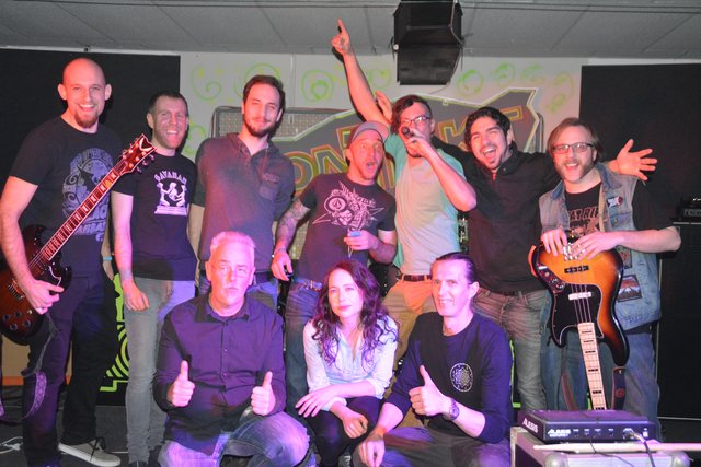 "Bandroom Casting Couch" und "Psycho Toaster" rockten im Kontakt.