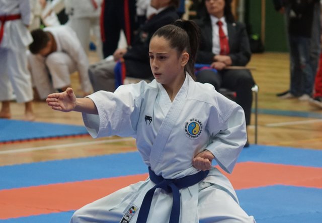 Isra Celo konnte durch hartes und konsequentes Training bereits tolle Erfolge im Karatesport feiern. | Foto: Kellner