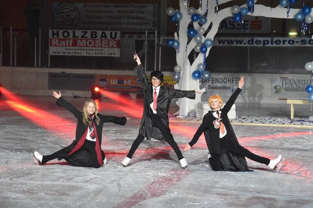 Auch Harry Potter und seine Freunde waren auf dem Eis in Spittal vertreten