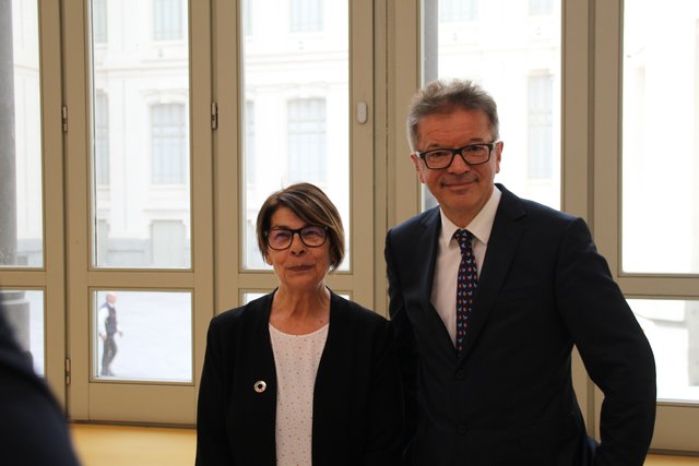 Inés Sabanés, Stadträtin für Umwelt und Mobilität  in Madrid, mit Landesrat Rudi Anschober. | Foto: Christine Steiner-Watzinger