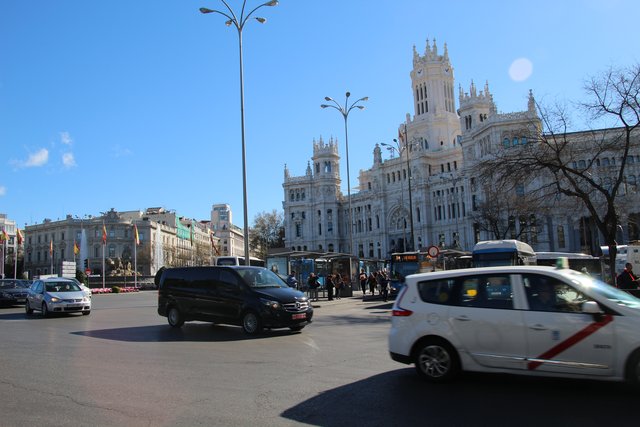 Platz vor dem Madrider Rathaus. | Foto: Christine Steiner-Watzinger
