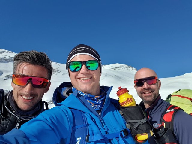 Selfies müssen natürlich mit ins Gepäck! | Foto: skitourenwinter.com