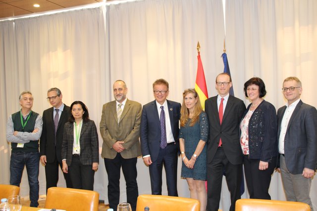 Landesrat Rudi Anschober im Cimat, dem spanischen Forschungscenter für Energie, Umwelt und Technologie. | Foto: Christine Steiner-Watzinger