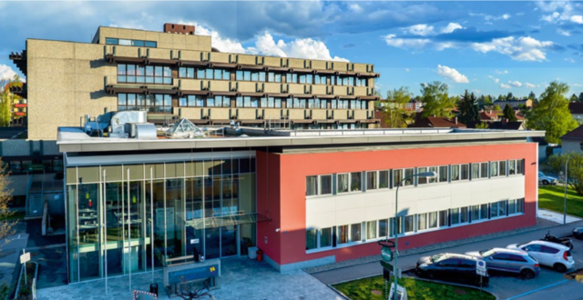 Im Landesklinikum Gmünd arbeiten derzeit 390 Mitarbeiter. Damit ist es einer der größten Arbeitgeber der Stadt. | Foto: LK Holding