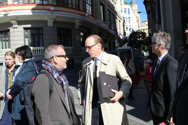 Beim Lokalaugenschein: Theresa Wiederseher (Büro LR Anschober), Regina Pürmayr (Referentin Abteilung Umweltschutz), Gerald Schwab (Heute), Gesandter Georg Diwald, Botschafter Christian Ebner (v.l.)  | Foto: Christine Steiner-Watzinger