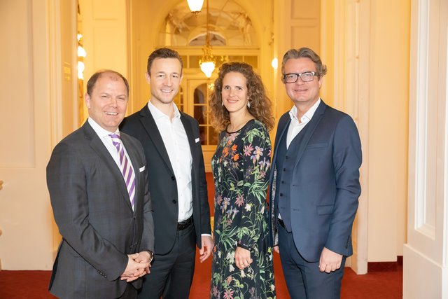 Quartett in der Oper: Bernhard Rinner, Gernot Blümel, Nora Schmid, Christopher Drexler | Foto: Raggam