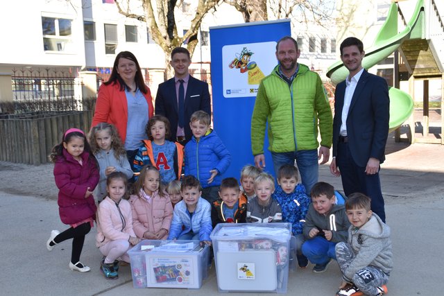Bildung: Zwei Forscherboxen für Antonius Kindergarten - Feldkirchen