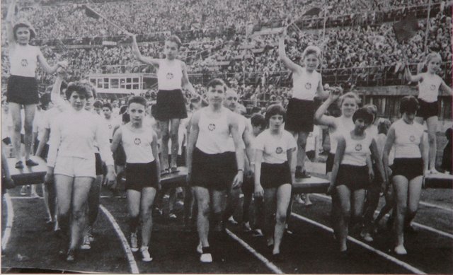 Der WAT Brigittenau blickt auf eine bewegte Geschichte zurück. Hier eine Aufnahme aus den 1950ern der erfolgreiche Leichtathletikgruppe.