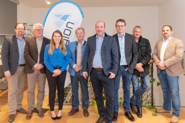 Johannes Marschner, Ewald Lindenthaler, Julia Mauberger, Ewald Berendt senior, Ewald Berendt junior, Gerhard Haunschmid, Franz-Xaver Wienerroither und Helmut Falch. | Foto: Fotoneuhofer.net/Plusregion