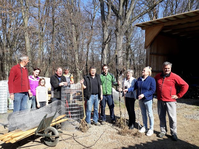 Der Blaurackenverein hat zur Sicherung der Streuobstbestände 2.000 Apfelbäume zu verschenken. | Foto: LEiV