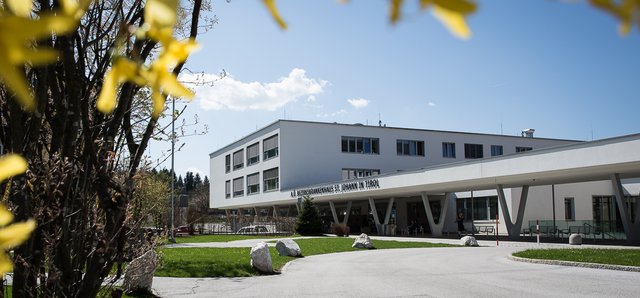 Das wirtschaftlich sehr gut geführte Bezirksspital bleibt in der Diskussion. | Foto: C. Egger