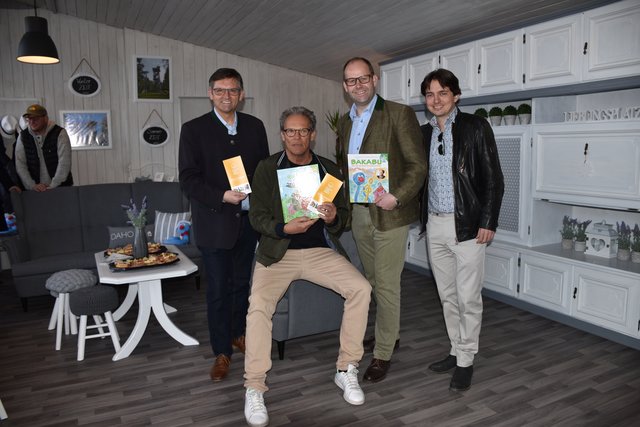  Landtagsabgeordneter Franz Rennhofer, Schauspieler Christian Tramitz, Bürgermeister Thomas Heissenberger und Autor Ferdinand Auhser
