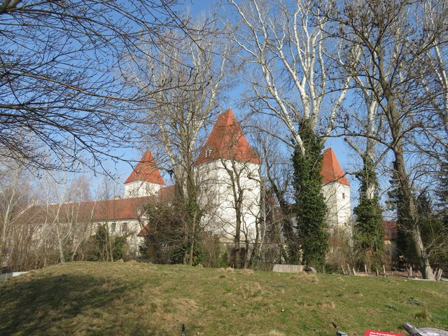 24.03.2019 Das Schloss Orth - Blick von der Schlossinsel