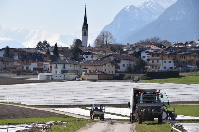 Der Radweg zwischen Hall und Rum soll bald ausgewiesen werden. Die Bauern wollen klare Regelungen zur Haftung.