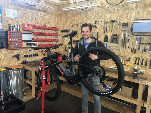 Daniel Steinwender weiß, worauf es beim Fahrrad-Frühlings-Check ankommt