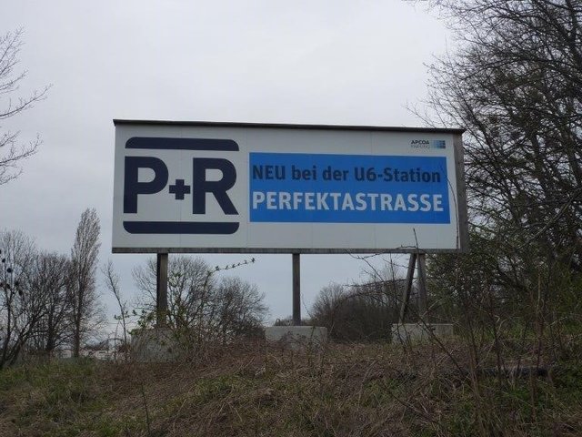Hinweisschild zur Park&amp;Ride-Anlage Perfektastrasse | Foto: Dominik Bertagnol