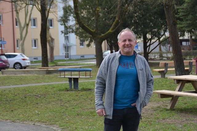 Ortsvorsteher Bernhard Wagner am Hauptplatz in Mauer. Hier und im gesamten Amstettner Ortsteil soll sich künftig einiges ändern.