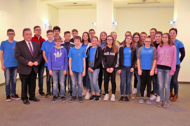 4 A-Klasse zu Gast bei der Gemeinderatssitzung in Zwettl. | Foto: Foto: Michaela Seyer