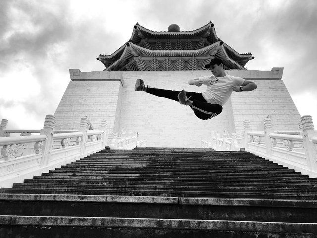 Savo Kovacevic verfügt über eine ausgesprochen gute Körperbeherrschung, die er fürs Taekwondo nützen kann. | Foto: Kovacevic