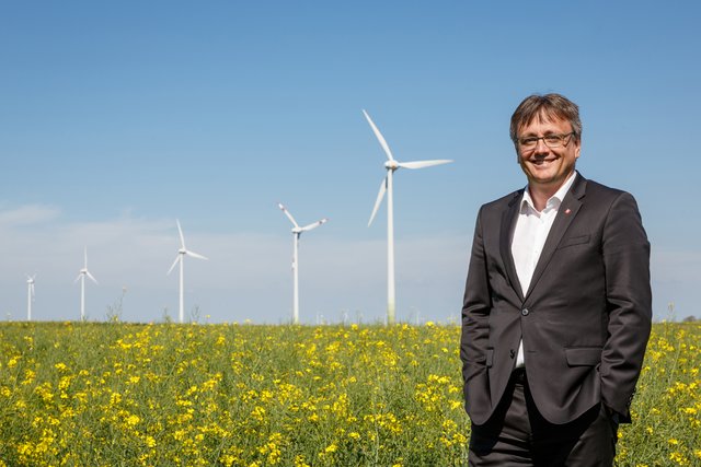 Energie Burgenland Vorstandsvorsitzender Michael Gerbavsits hält die langfristigen und großvolumigen Investitionen für "wichtig".  | Foto: Maria Hollunder