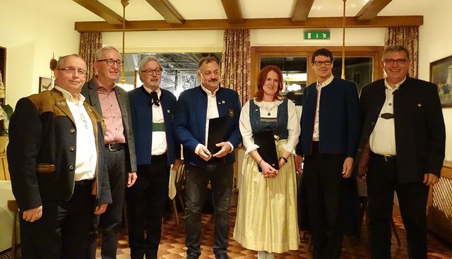 Hermann Eiter, Gem.rat Herbert Mayer, Karl Gitterle, die Geehrten- Christoph Gitterle,Gertrud Fink, Thomas Schnegg- Chorleiter Pepi Kranebitter