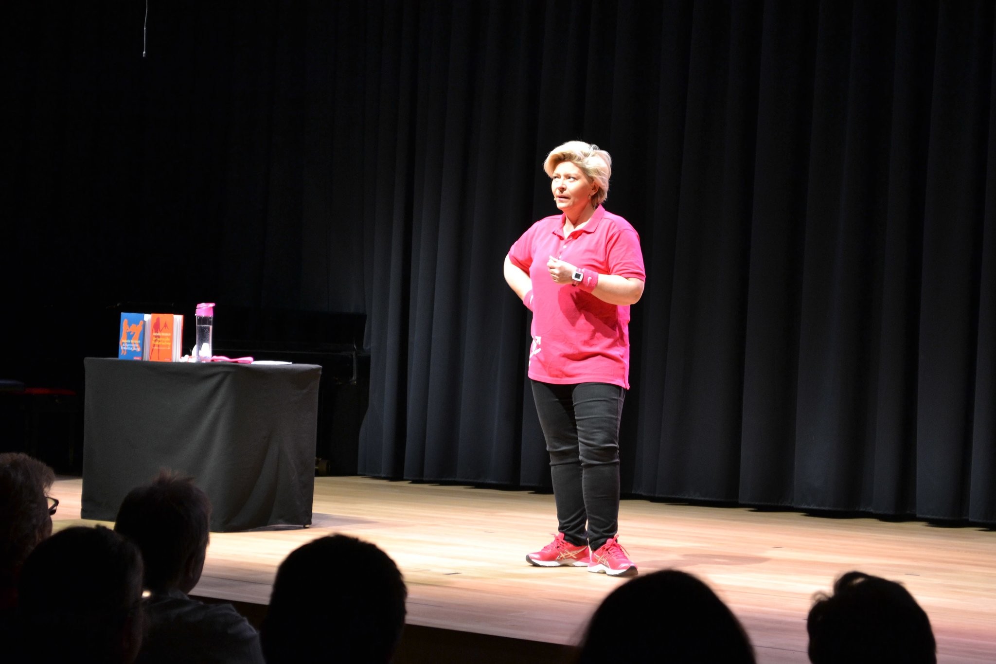 Kabarett Mannerschnupfen Mit Isabella Woldrich In Bad Tatzmannsdorf Oberwart