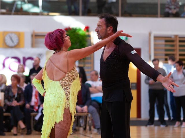 Greta Lech aus Groß Enzersdorf und Partner Helmut Lux holen sich den Finalplatz 6 bei der Seniorenmeisterschaft Latein. | Foto: Regina Courtier