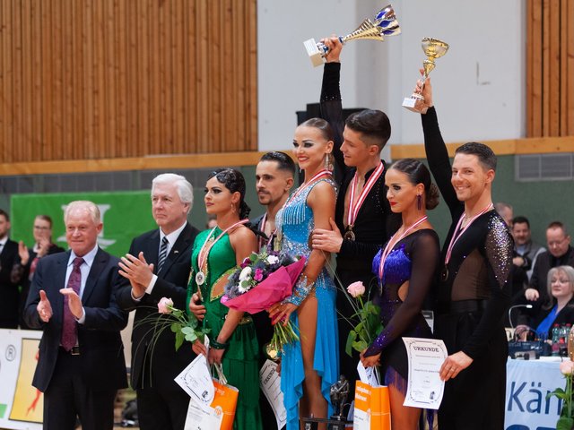Eva Fus und Peppe Incatasciato, Jaroslava Huber und Sebesi Hunor, Katharina Würrer und Christoph Holczik.  | Foto: Regina Courtier