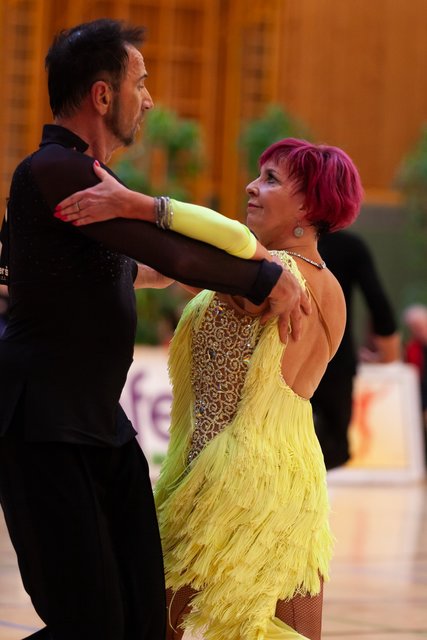 Greta Lech aus Groß Enzersdorf und Partner Helmut Lux holen sich den Finalplatz 6 bei der Seniorenmeisterschaft Latein.