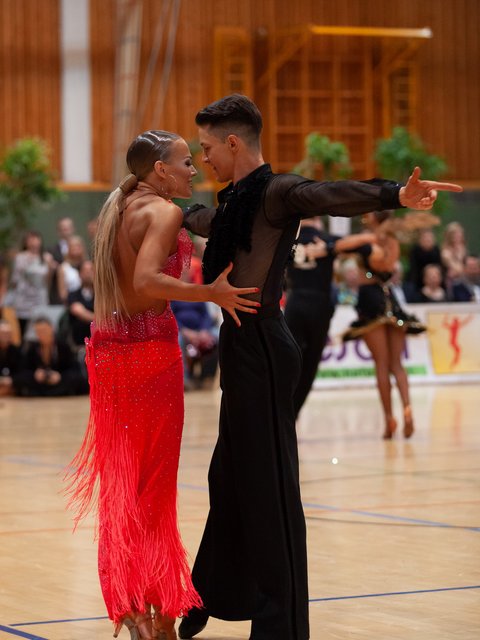 Österreichische Lateinstaatsmeister Jaroslava Huber &amp; Hunor Sebesi. Trainer der Tanzjugend des UTSS Gänserndorf. | Foto: Regina Courtier
