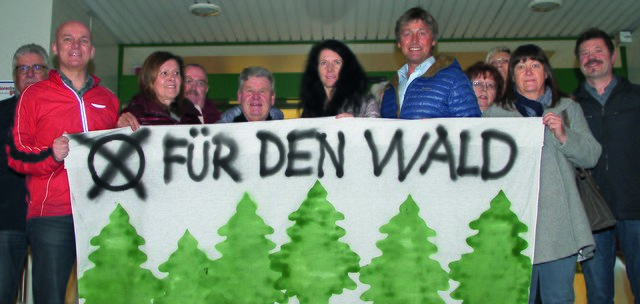 Die Überzeugung für den Erhalt des Waldes bleibt den Projektgegenern ungebrochen.