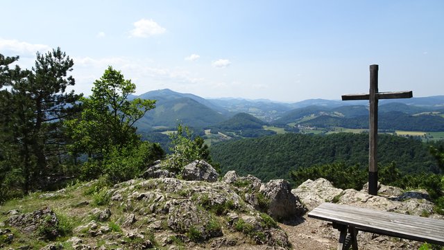 Der Peilstein Rundwanderweg zum Gipfelkreuz | Foto: Silvia Plischek