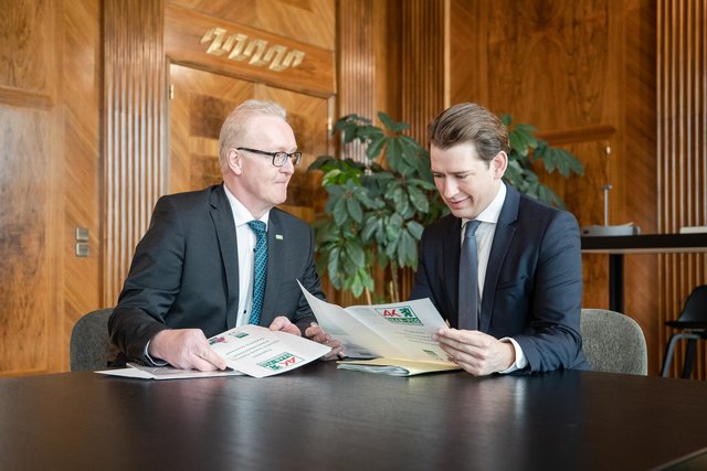 Einig über soziale Fairness und christlich-soziale Ansätze in der Politik: Franz Gosch (l.) und Sebastian Kurz | Foto: Melicharek