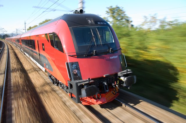 2018 wurden in OÖ 183,1 Millionen Personen in Oberösterreich mit öffentlichen Verkehrsmitteln befördert. | Foto: ÖBB/Harald Eisenberger