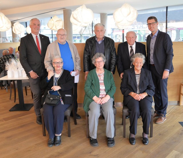 Die diamantenen Paare: Ingeborg und Siegfried Pfeifer, Sophie und Johann Neuner sowie Anna und Karl Strigl.